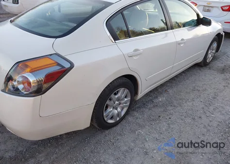 2010 Nissan Altima 2.5 из США, поврежденный, VIN 1N4AL2AP8AN502073